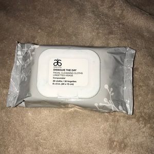 Arbonne Dissolve the Day facial cleansing cloths 30 pack New